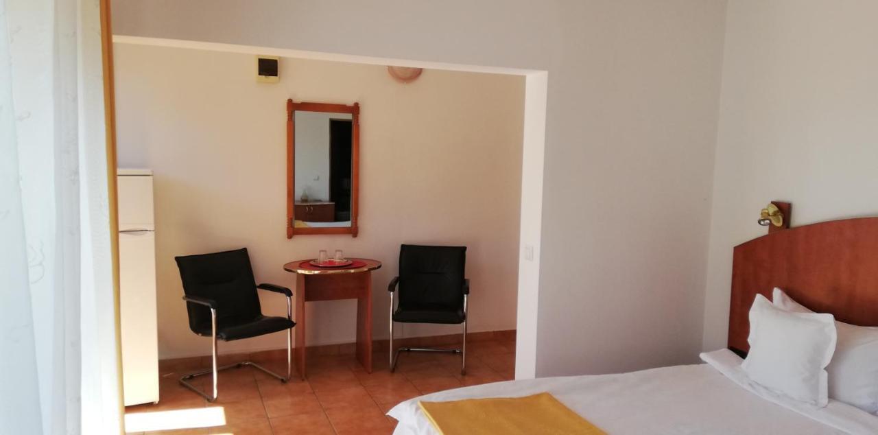 Pension Casa Soarelui ซินายา ภายนอก รูปภาพ