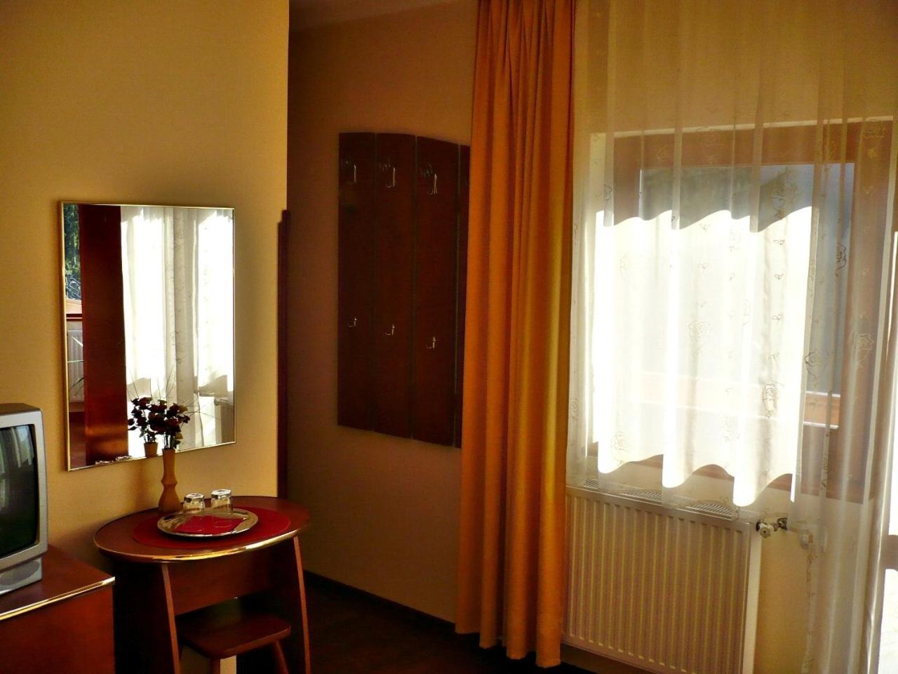 Pension Casa Soarelui ซินายา ภายนอก รูปภาพ