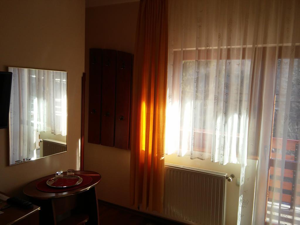 Pension Casa Soarelui ซินายา ภายนอก รูปภาพ