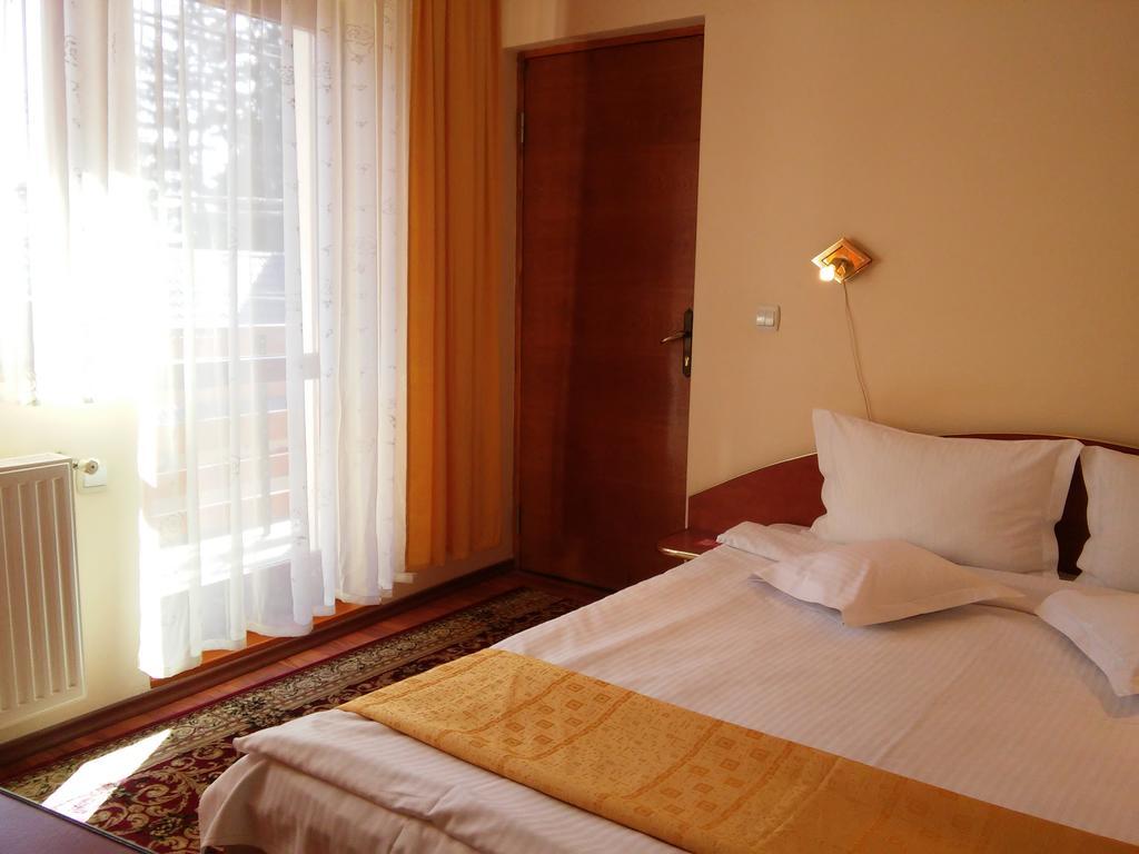 Pension Casa Soarelui ซินายา ภายนอก รูปภาพ